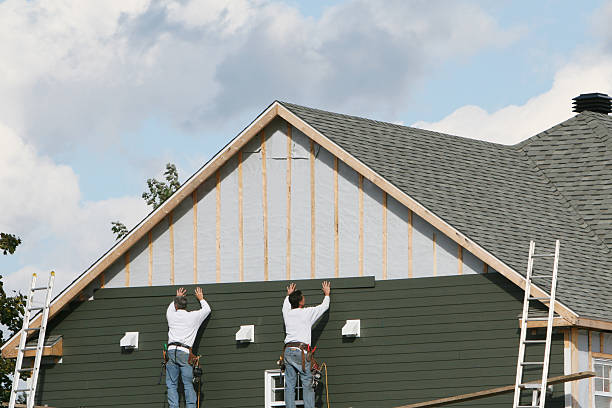 Professional Emergency Siding Repair technician working in Clearwater, SC